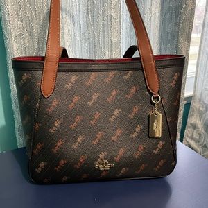 Coach - Tote 27 with Horse and Carriage dot print. Gold/black